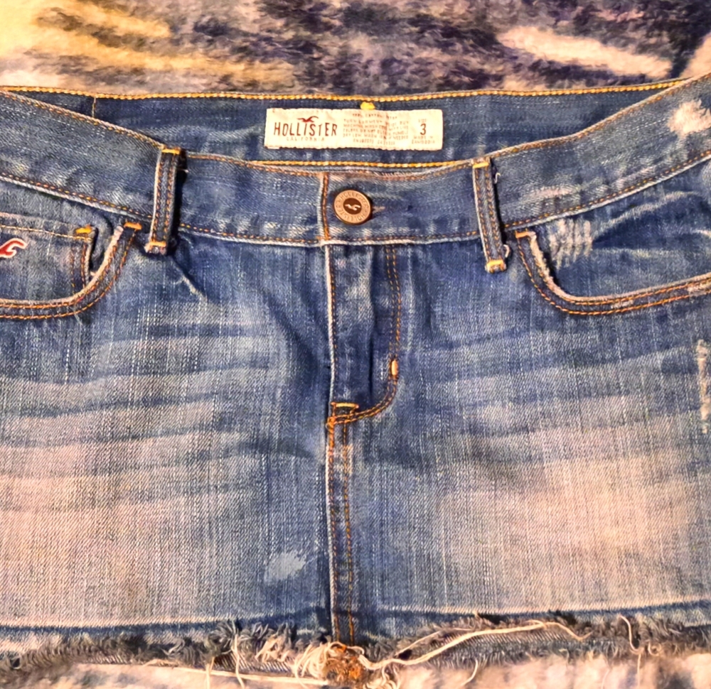 Hollister skirt 😍